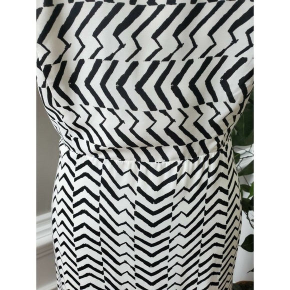 Forever 21 Women's Black & White 100% Polyester Strappy Long Maxi Dress Size L - Picture 3 of 10